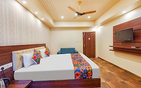 Fabhotel Grand Falcon
